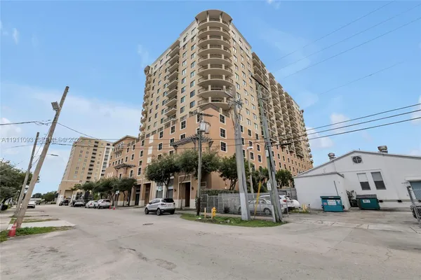 $319,000 | 4242 Northwest 2nd Street, Unit 807, Miami, FL 33126