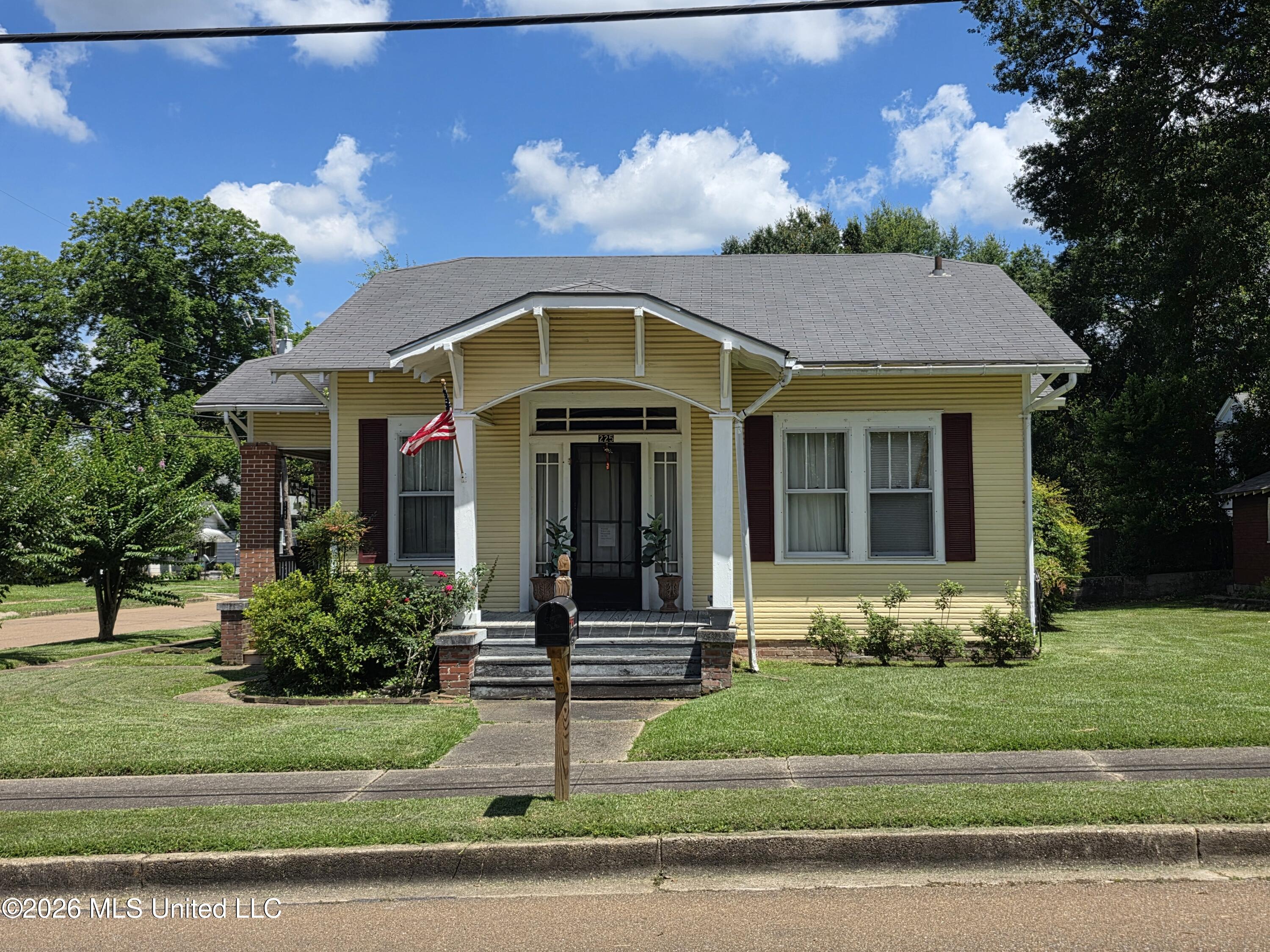 225 South 5th Street McComb, MS 39648 - Photo 3 of 29 36214