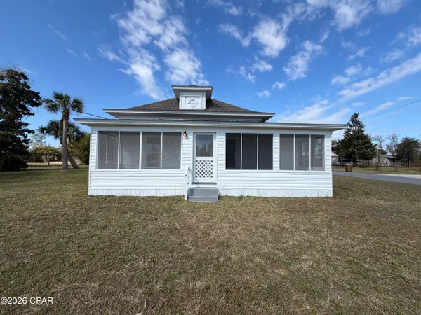 $1,450 | 1002 Indiana Avenue, Lynn Haven, FL 32444