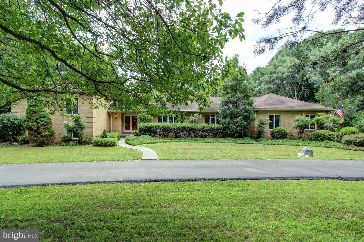 12851 Popes Head Road Clifton, VA 20124 - Photo 2 of 30 Exterior (General)