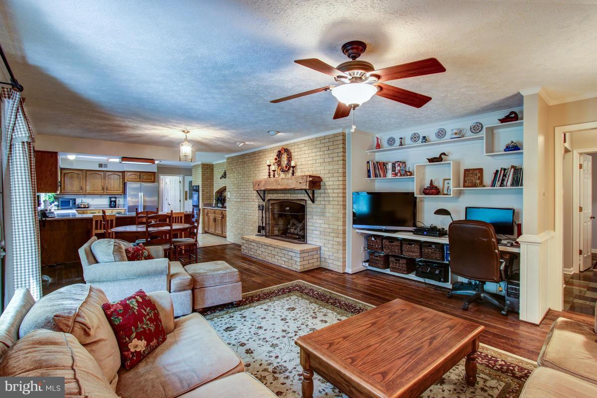 12851 Popes Head Road Clifton, VA 20124 - Photo 11 of 30 Interior (General)