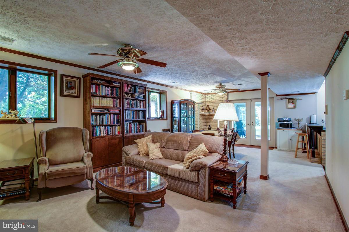 12851 Popes Head Road Clifton, VA 20124 - Photo 13 of 30 Interior (General)