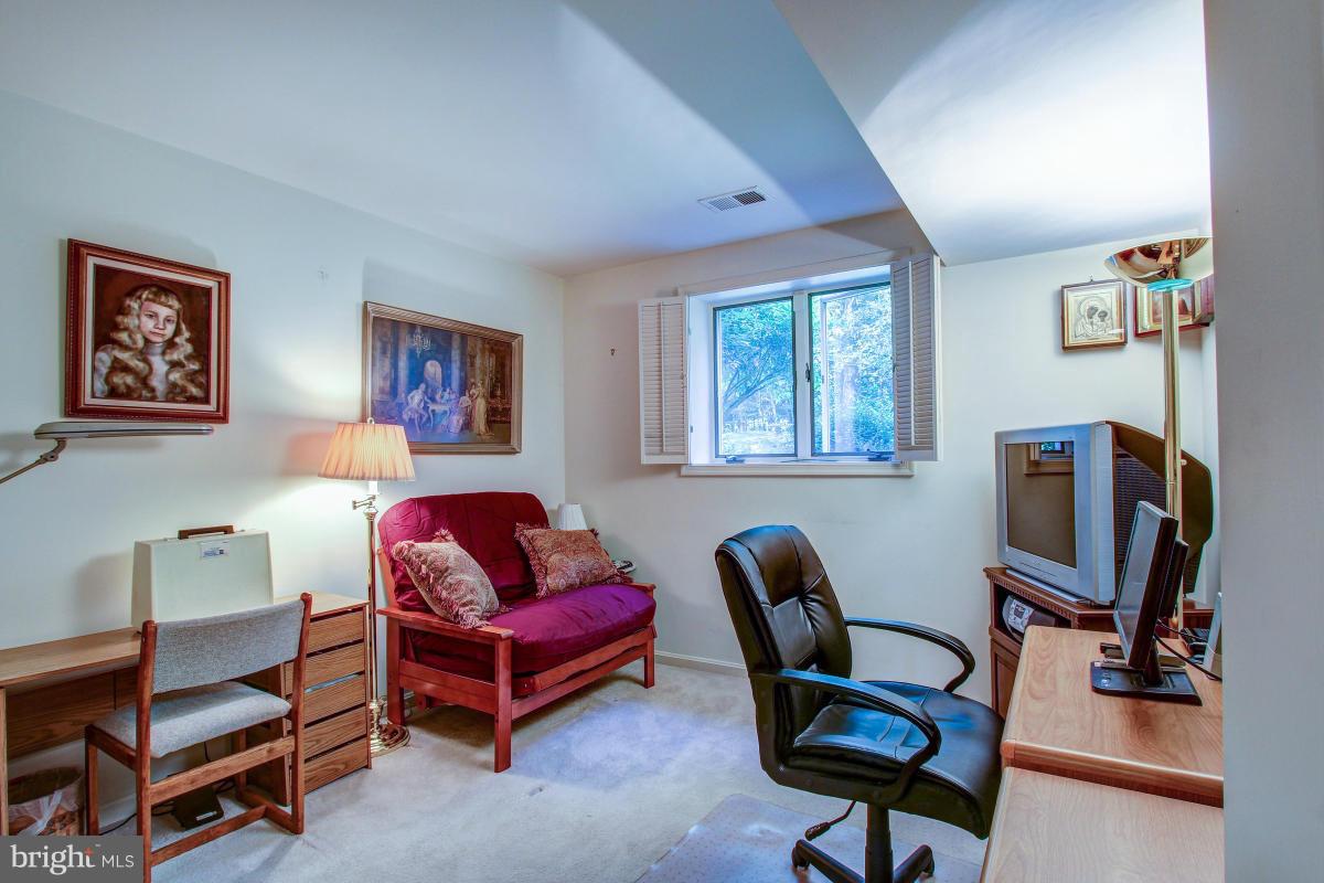 12851 Popes Head Road Clifton, VA 20124 - Photo 19 of 30 Interior (General)