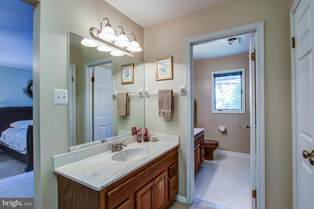 12851 Popes Head Road Clifton, VA 20124 - Photo 22 of 30 Interior (General)