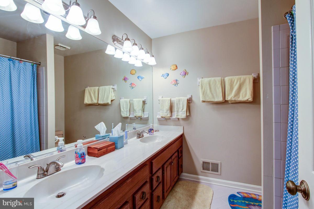 12851 Popes Head Road Clifton, VA 20124 - Photo 24 of 30 Interior (General)
