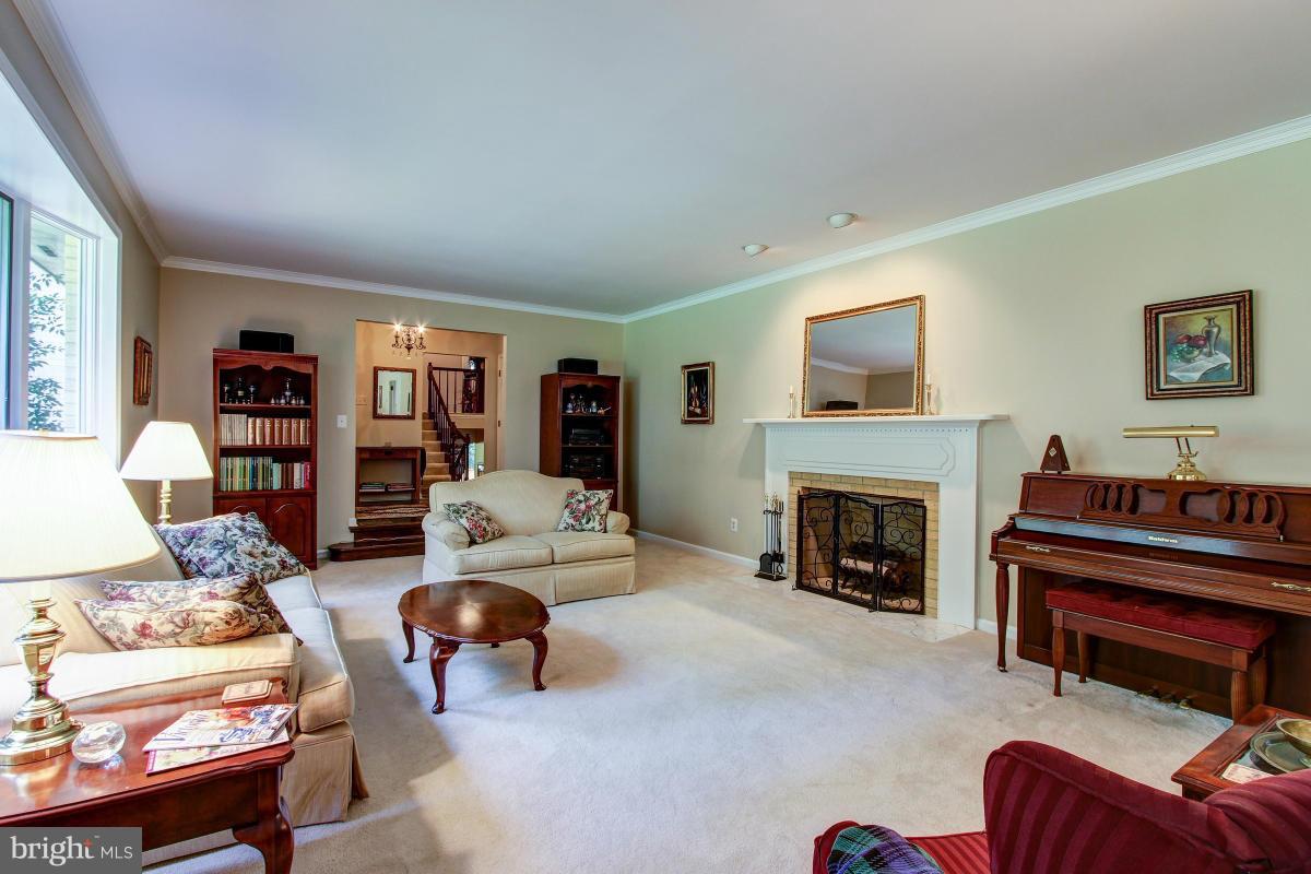 12851 Popes Head Road Clifton, VA 20124 - Photo 6 of 30 Interior (General)
