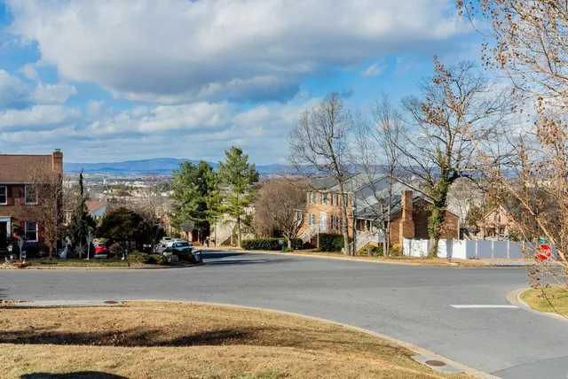 $299,900 | 188 Emerald Drive, Harrisonburg, VA 22801