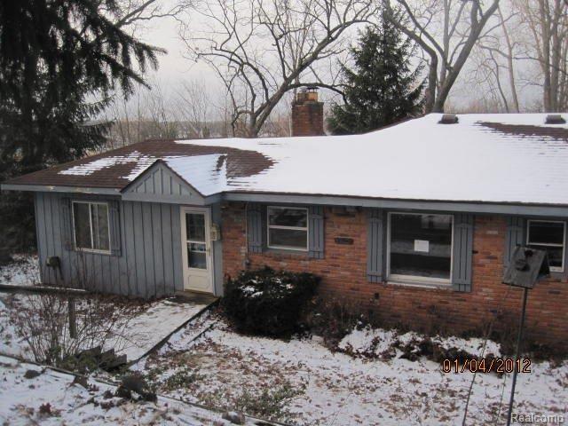 8700 River Valley Road Brighton, MI 48116 - Photo 1 of 13 883181.jpg