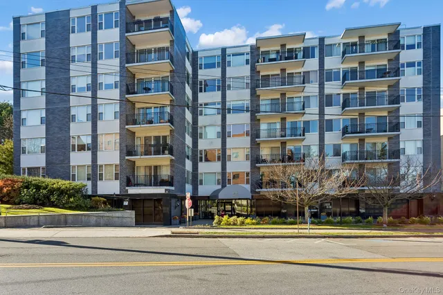 $579,000 | 20 Old Mamaroneck Road, Unit 5Q, White Plains, NY 10605