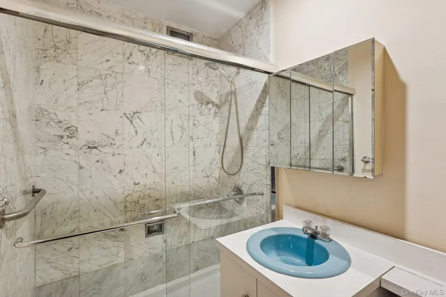 $579,000 | 20 Old Mamaroneck Road, Unit 5Q, White Plains, NY 10605