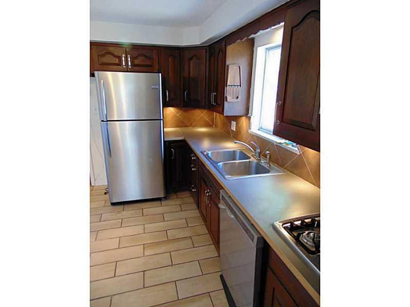963 Braddock Road Forest Hills, PA 15221 - Photo 8 of 25 Kitchen.