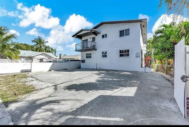 $1,400,000 | 429 Northwest 10th Avenue, Miami, FL 33128