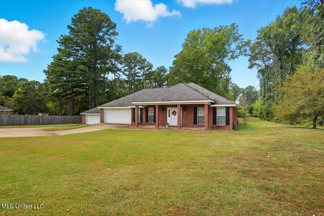 $325,000 | 301 Belvedere Drive, Pearl, MS 39208