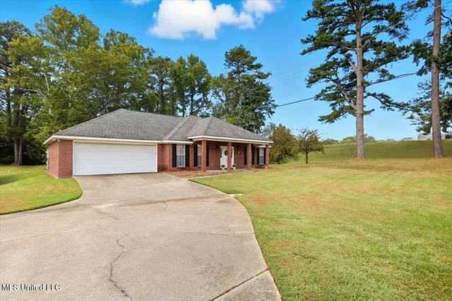 $325,000 | 301 Belvedere Drive, Pearl, MS 39208