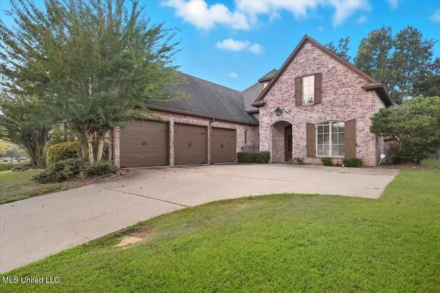 $589,000 | 422 Summerville Drive, Madison, MS 39110