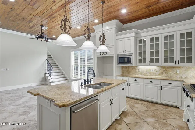 $575,000 | 422 Summerville Drive, Madison, MS 39110