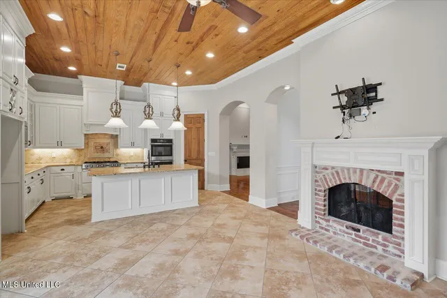 $575,000 | 422 Summerville Drive, Madison, MS 39110