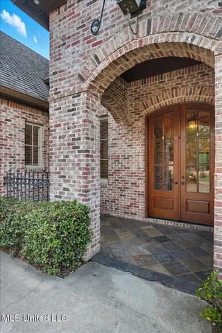 $575,000 | 422 Summerville Drive, Madison, MS 39110