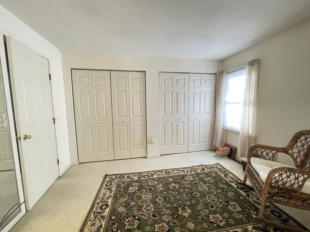 700 Shore Drive, Unit 6604 Fall River, MA 02721 - Photo 16 of 32 a view of a livingroom with a couch