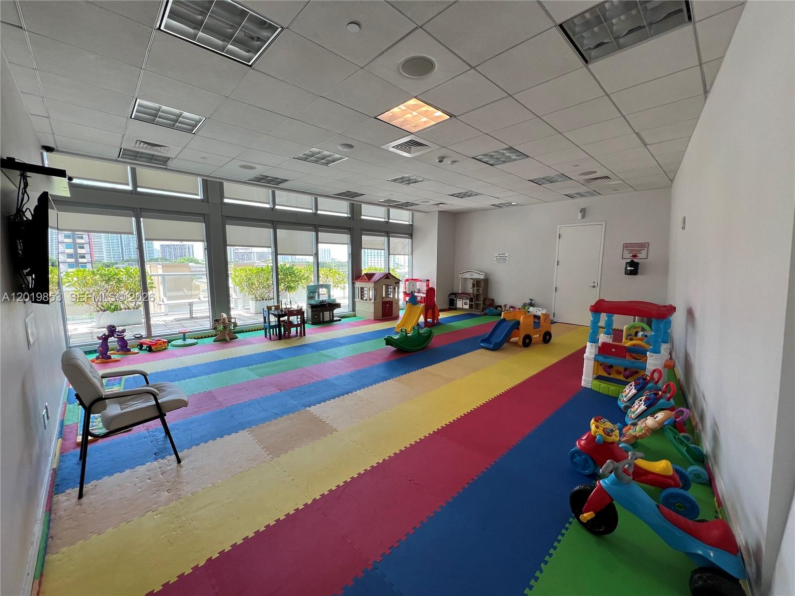 79 Southwest 12th Street, Unit 2903S Miami, FL 33130 - Photo 29 of 44