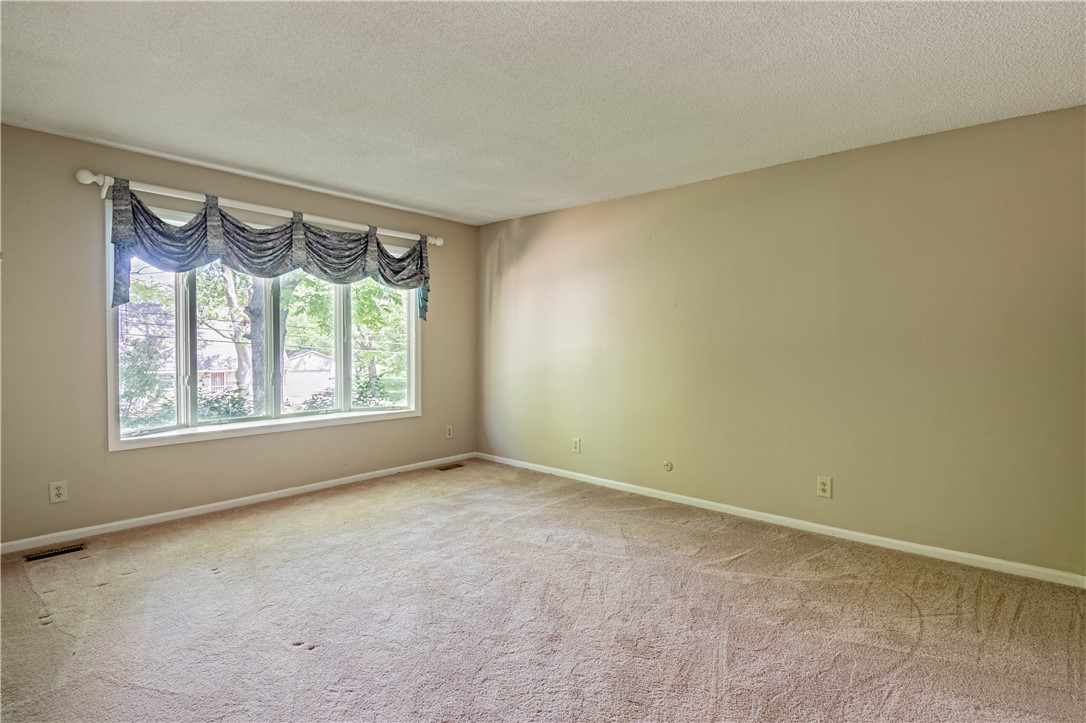 4545 Lakewood Avenue Decatur, IL 62526 - Photo 5 of 32 Gallery Image 5