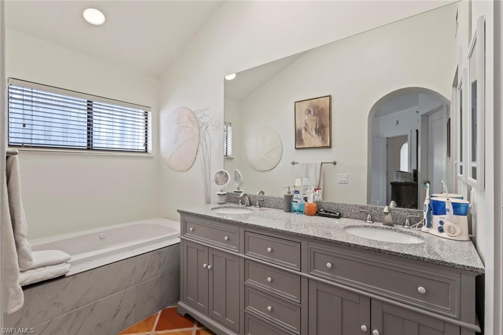 2294 Anchorage Lane, Unit B Naples, FL 34104 - Photo 16 of 31