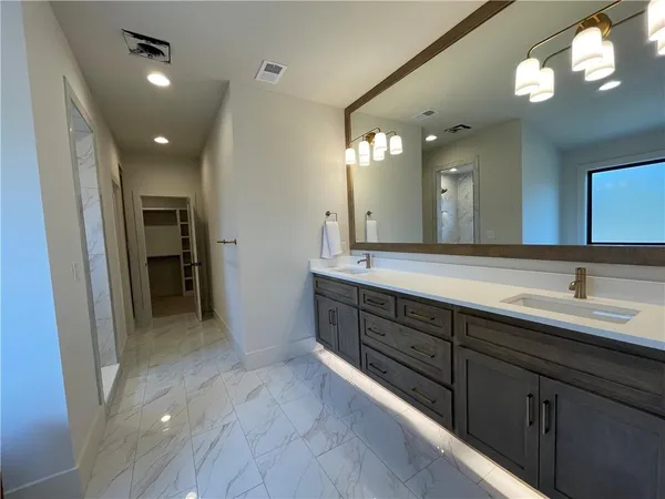 $1,400,000 | 5125 West 73rd Street, Prairie Village, KS 66208