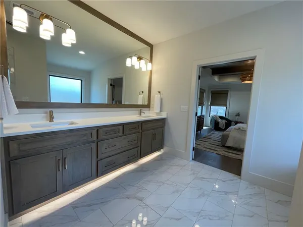 $1,400,000 | 5125 West 73rd Street, Prairie Village, KS 66208