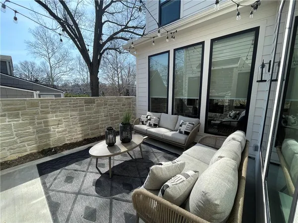 $1,400,000 | 5125 West 73rd Street, Prairie Village, KS 66208