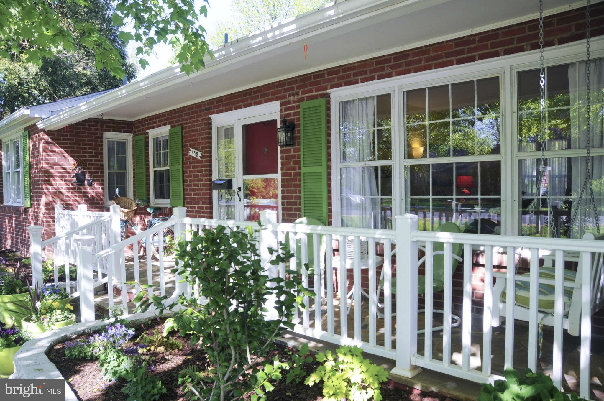 138 Woodberry Road Northeast Leesburg, VA 20176 - Photo 2 of 30 Exterior (Front)