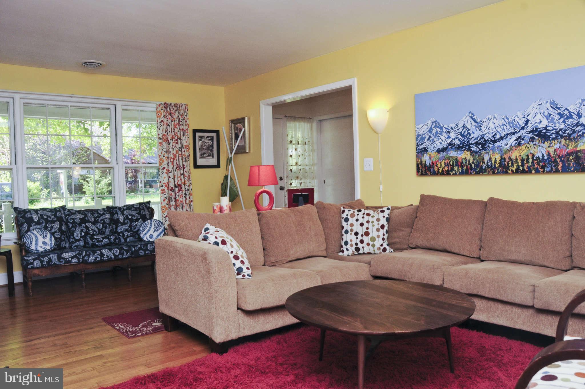 138 Woodberry Road Northeast Leesburg, VA 20176 - Photo 5 of 30 Living Room