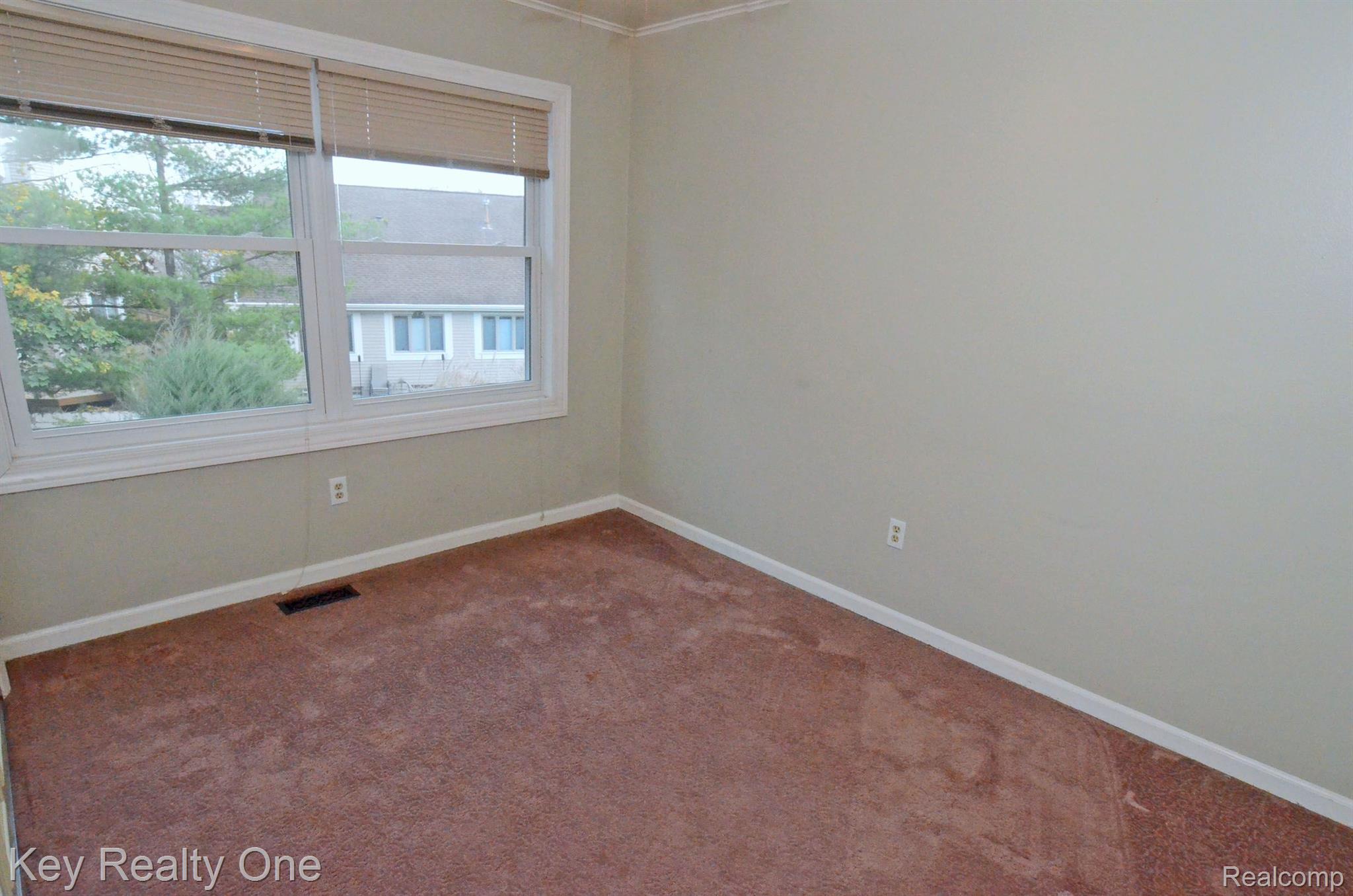 1102 Moreland Court Rochester, MI 48307 - Photo 21 of 31 2nd Bedroom