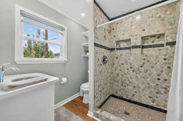 $1,550 | 407 1/2 Fairbanks Street, Houston, TX 77009