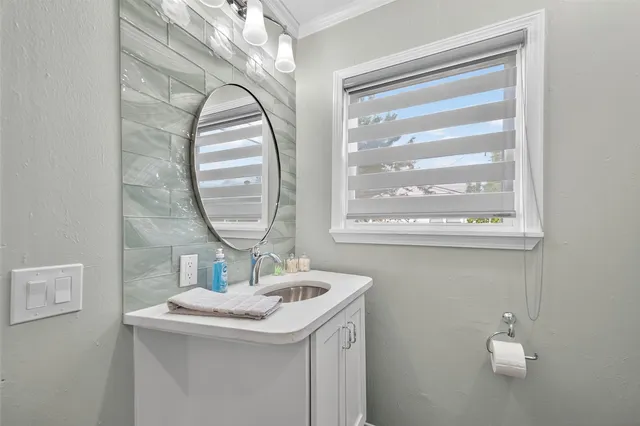 $1,550 | 407 1/2 Fairbanks Street, Houston, TX 77009