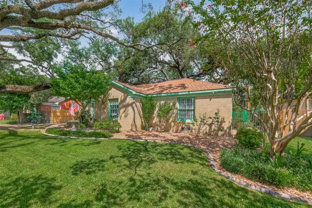 $1,550 | 407 1/2 Fairbanks Street, Houston, TX 77009