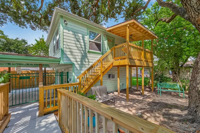 $1,550 | 407 1/2 Fairbanks Street, Houston, TX 77009