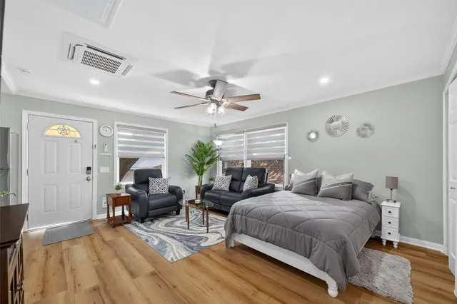 $1,550 | 407 1/2 Fairbanks Street, Houston, TX 77009