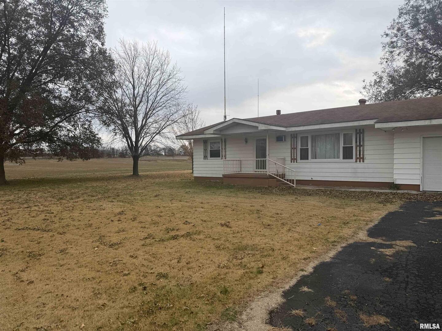 2234 Red Stripe Road Odin, IL 62870 - Photo 25 of 28 a front view of house with yard