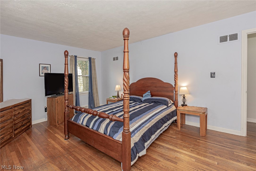 1071 Brandon Road Cleveland, OH 44112 - Photo 19 of 33