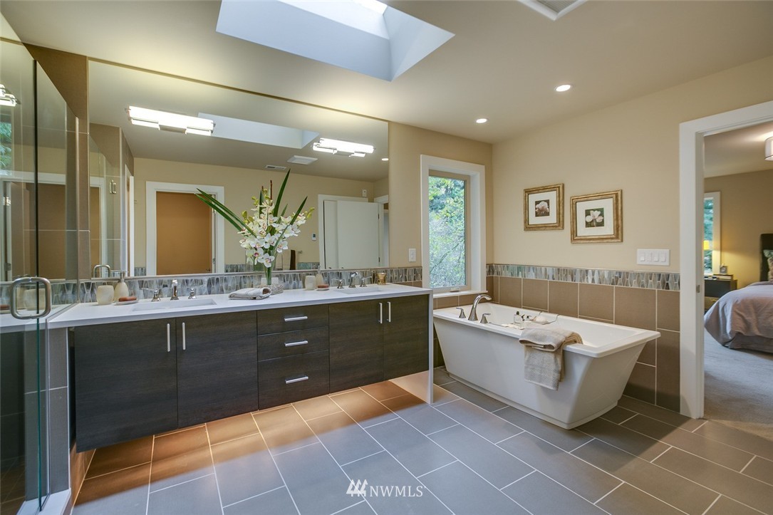 15259 Southeast 132nd Street Renton, WA 98059 - Photo 16 of 21