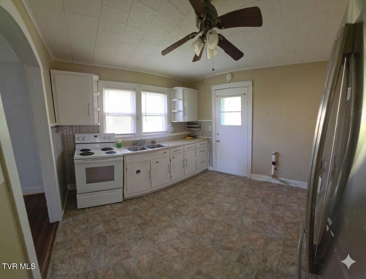 508 East Barton Ridge Road Greeneville, TN 37745 - Photo 12 of 21 1776653206528 (1)