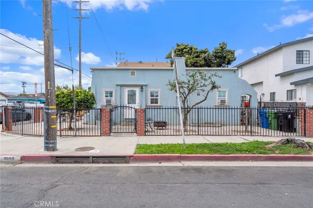 a view of house with a outdoor space