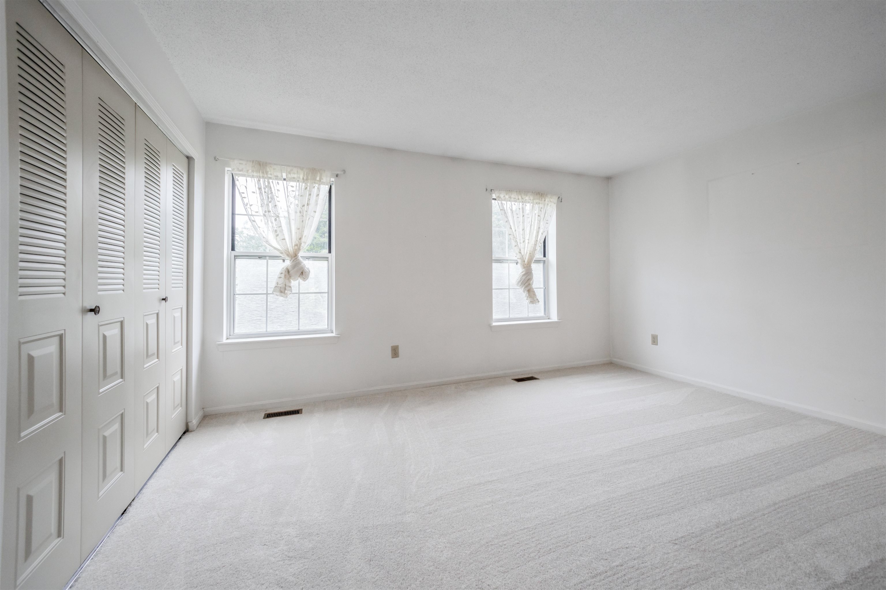 21 Middlesex Road Merrimack, NH 03054 - Photo 14 of 35