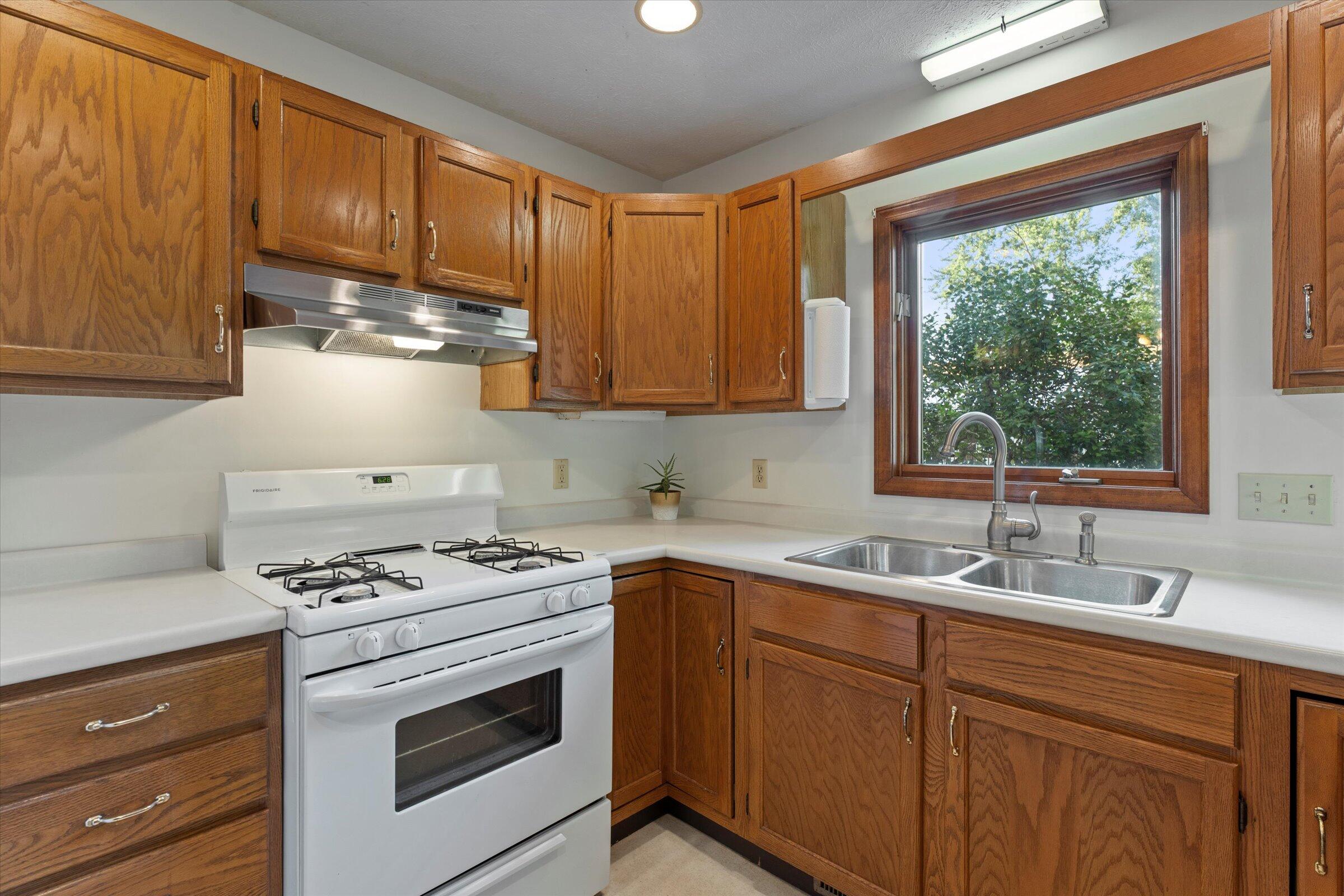 1931 River Bluff Road Niles, MI 49120 - Photo 6 of 28 06-DSC08445
