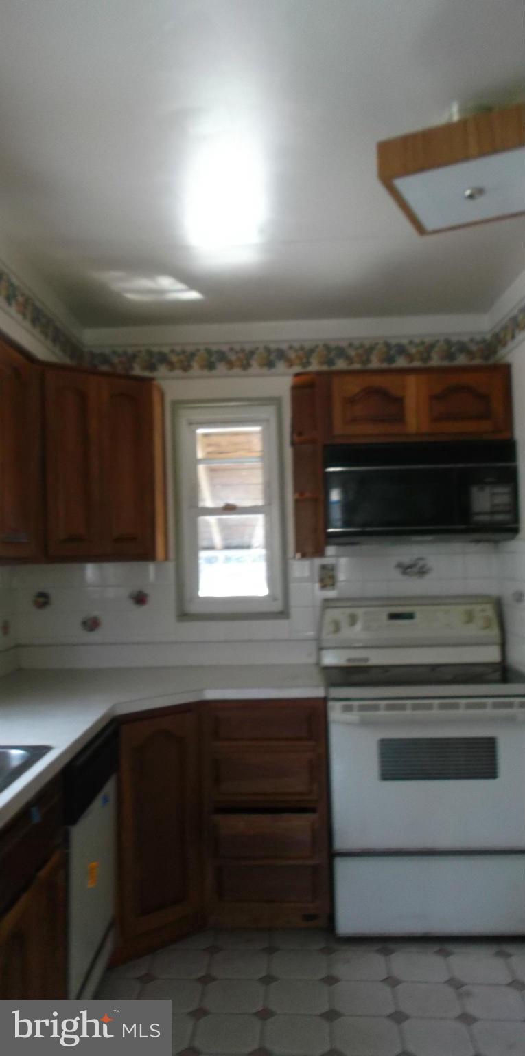 1309 Dilston Road Silver Spring, MD 20903 - Photo 11 of 14 Kitchen