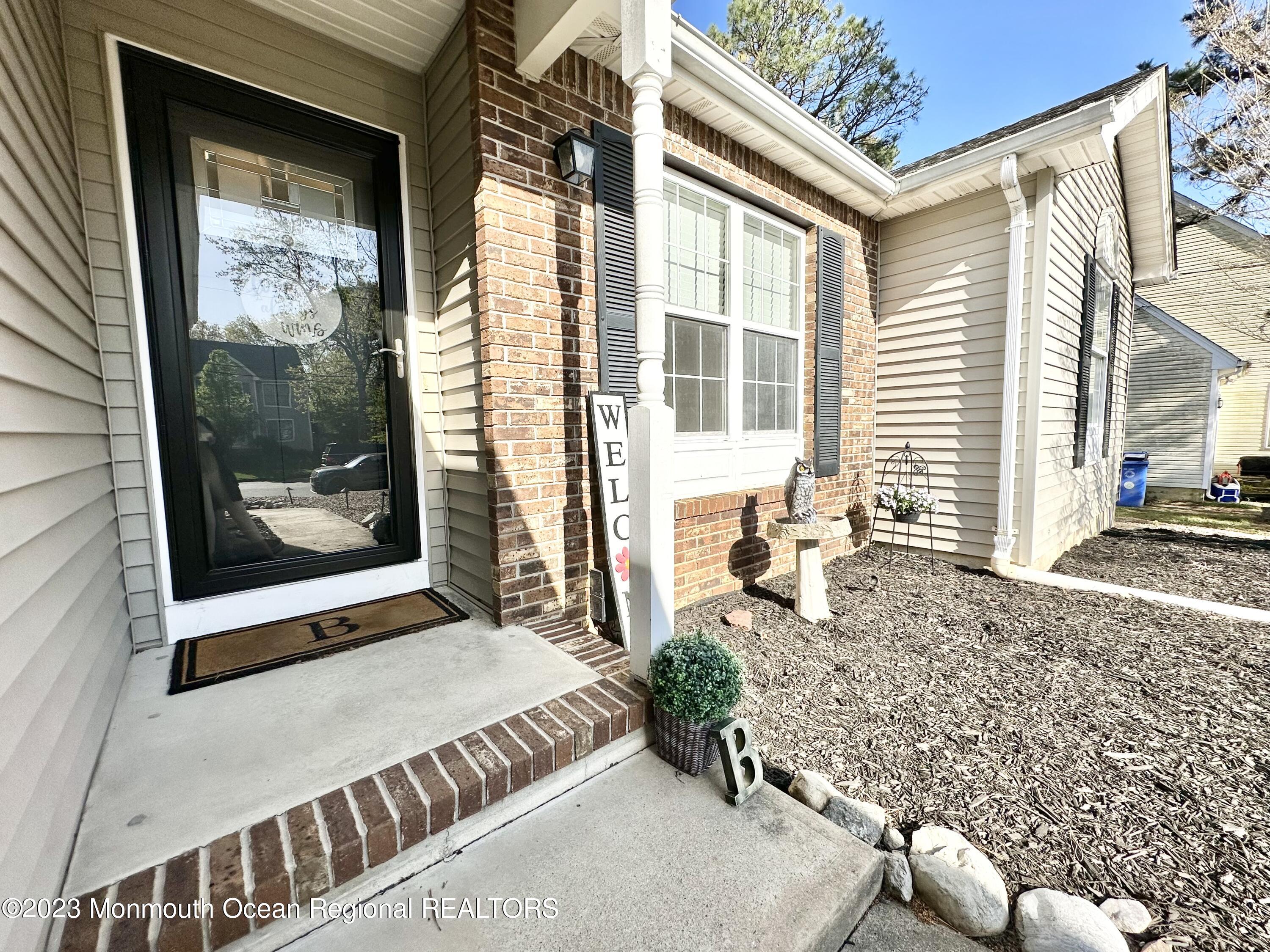 158 Sextant Road Manahawkin, NJ 08050 - Photo 5 of 59 9C3DA8BA-B459-49E3-8AD4-D42905C2C2A4