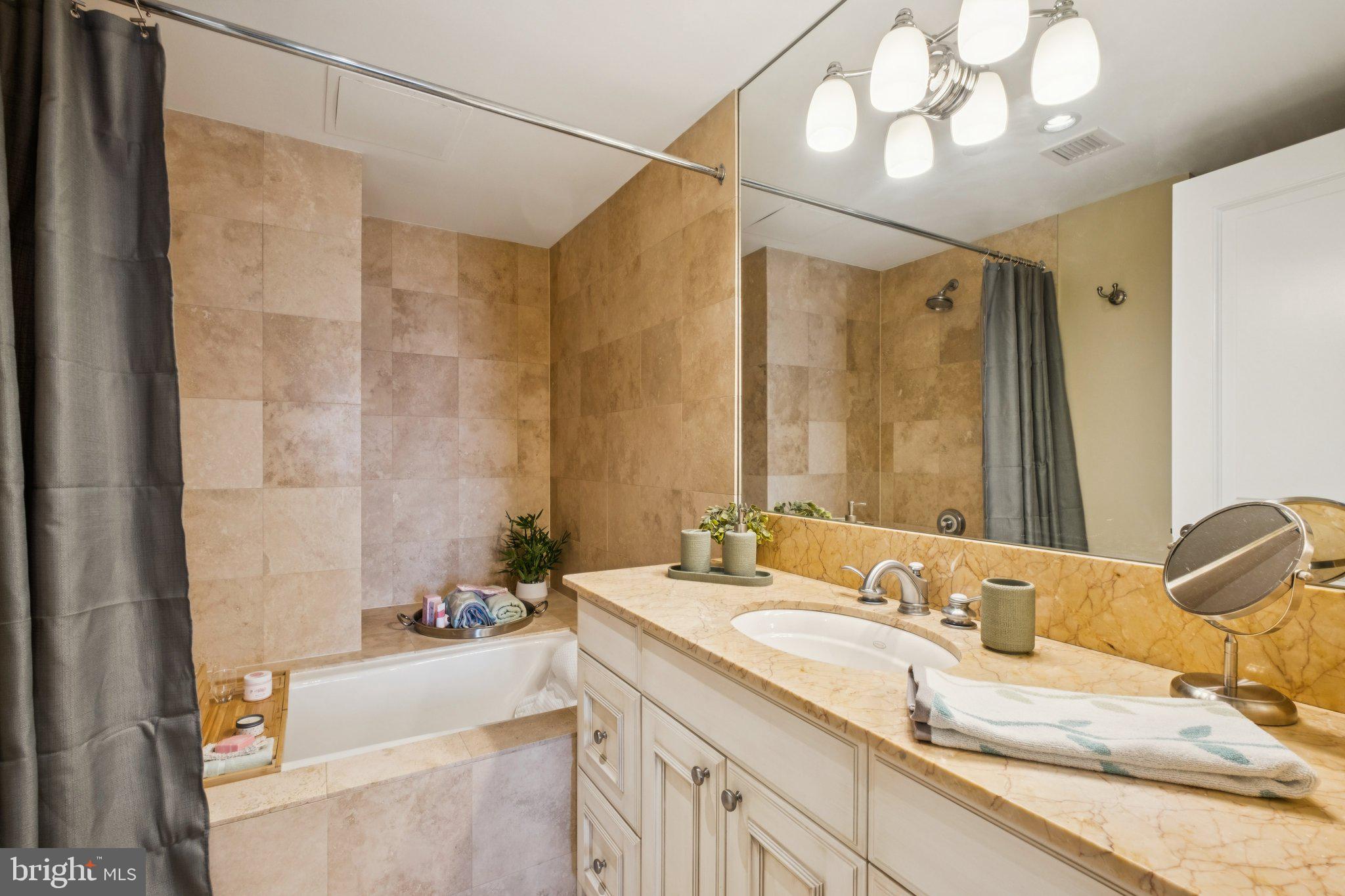 1701 Locust Street, Unit 1512 Philadelphia, PA 19103 - Photo 18 of 30