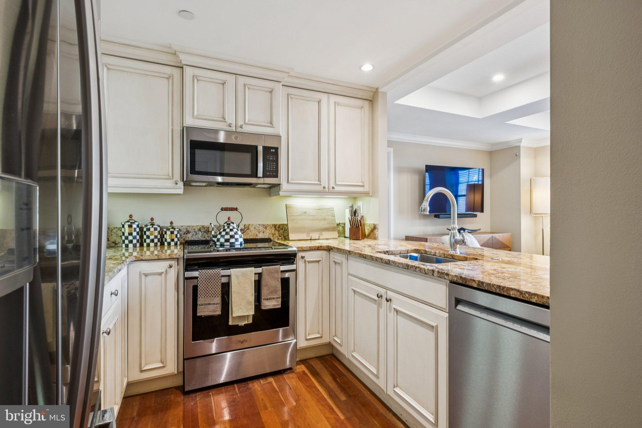 1701 Locust Street, Unit 1512 Philadelphia, PA 19103 - Photo 6 of 30