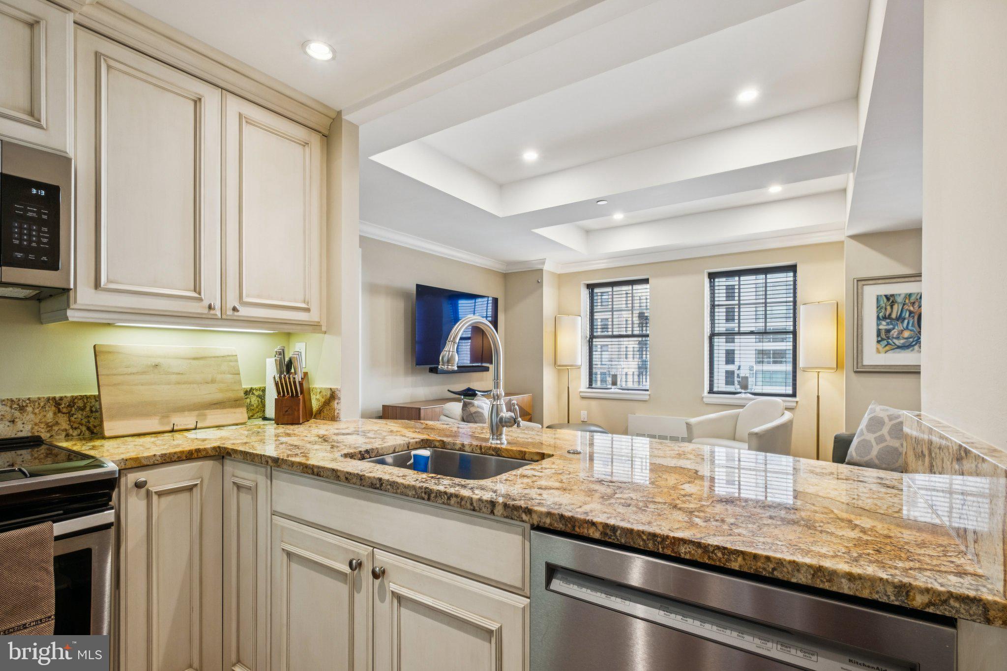 1701 Locust Street, Unit 1512 Philadelphia, PA 19103 - Photo 7 of 30