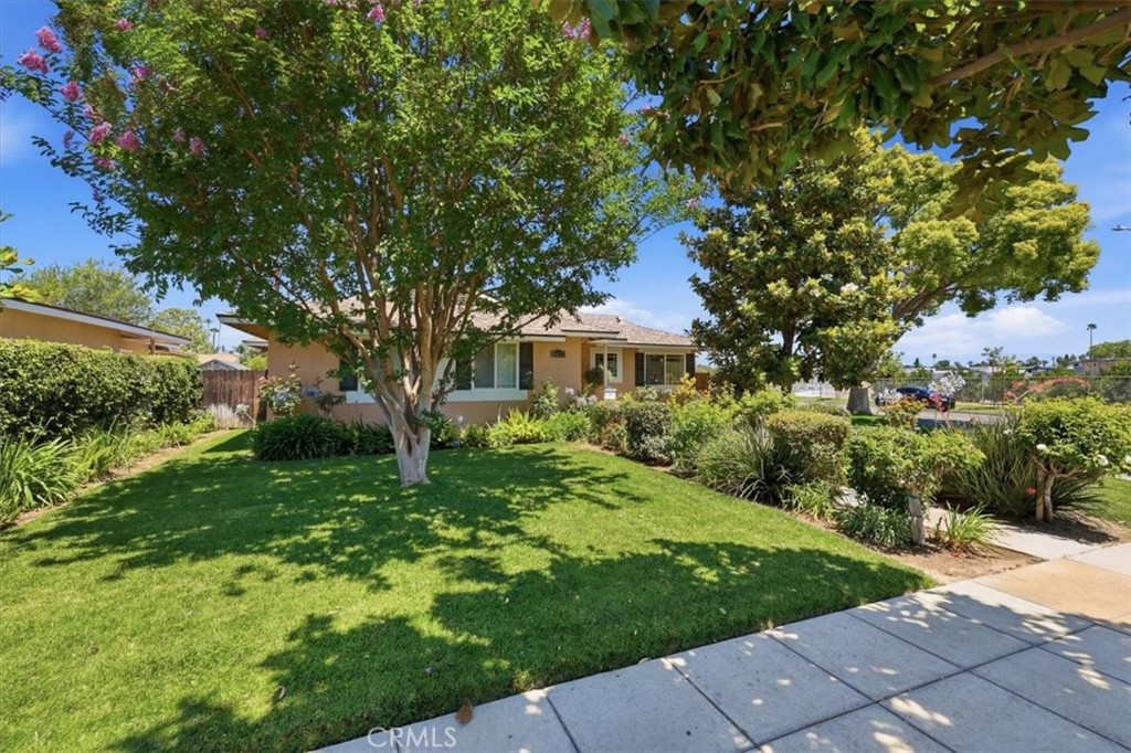 8633 Garfield Street Riverside, CA 92504 - Photo 3 of 54